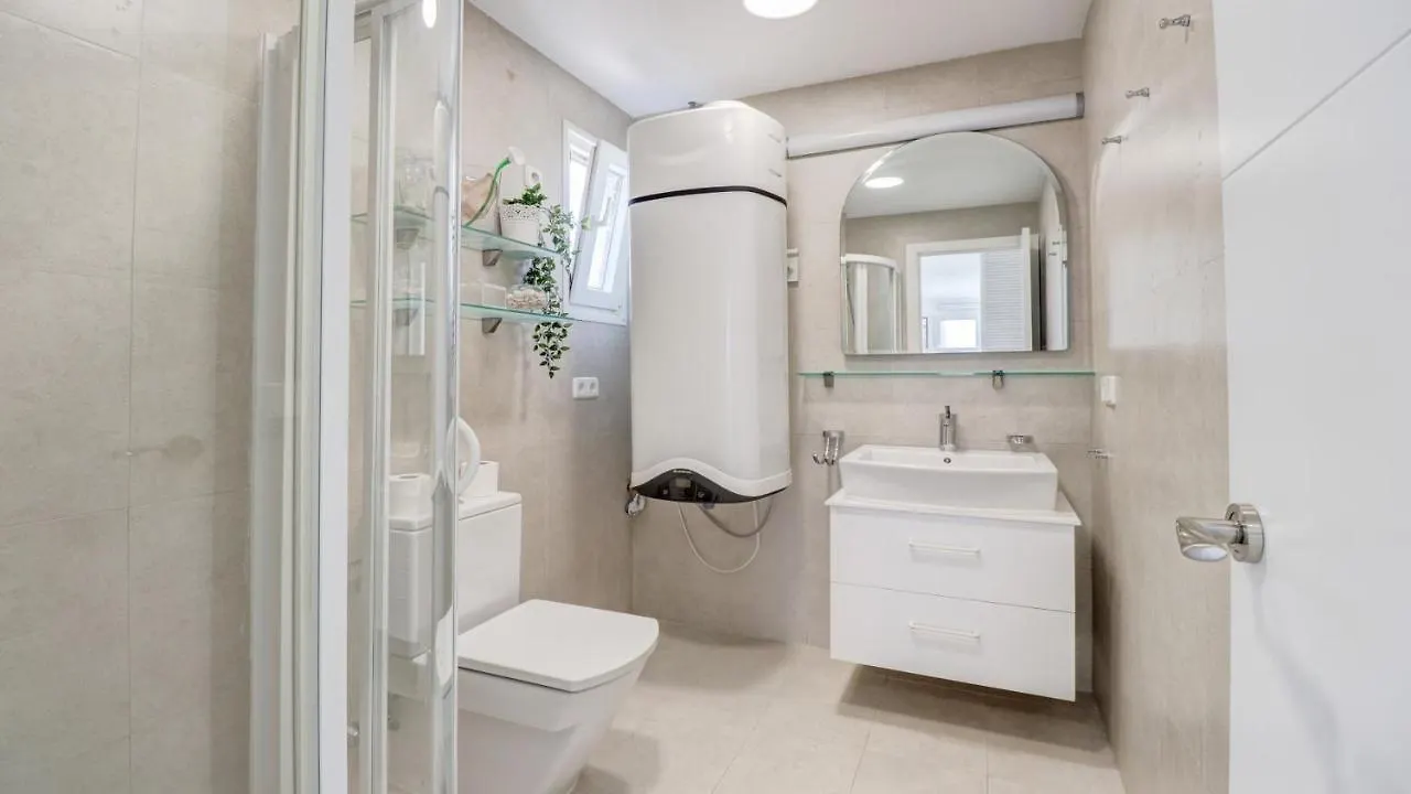 Elegant Apartment With Sea View In Puerto De Pollenca 120M² Jacuzzi بورت دي بوينسا